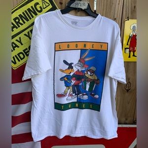 Looney Tunes Bugs bunny Taz and Daffy Duck T-shirt Size XL